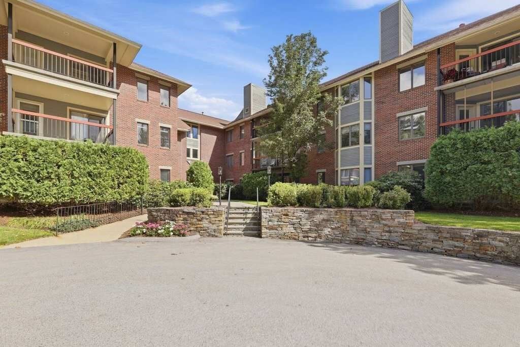 Property Photo:  770 Salisbury St 555  MA 01609 