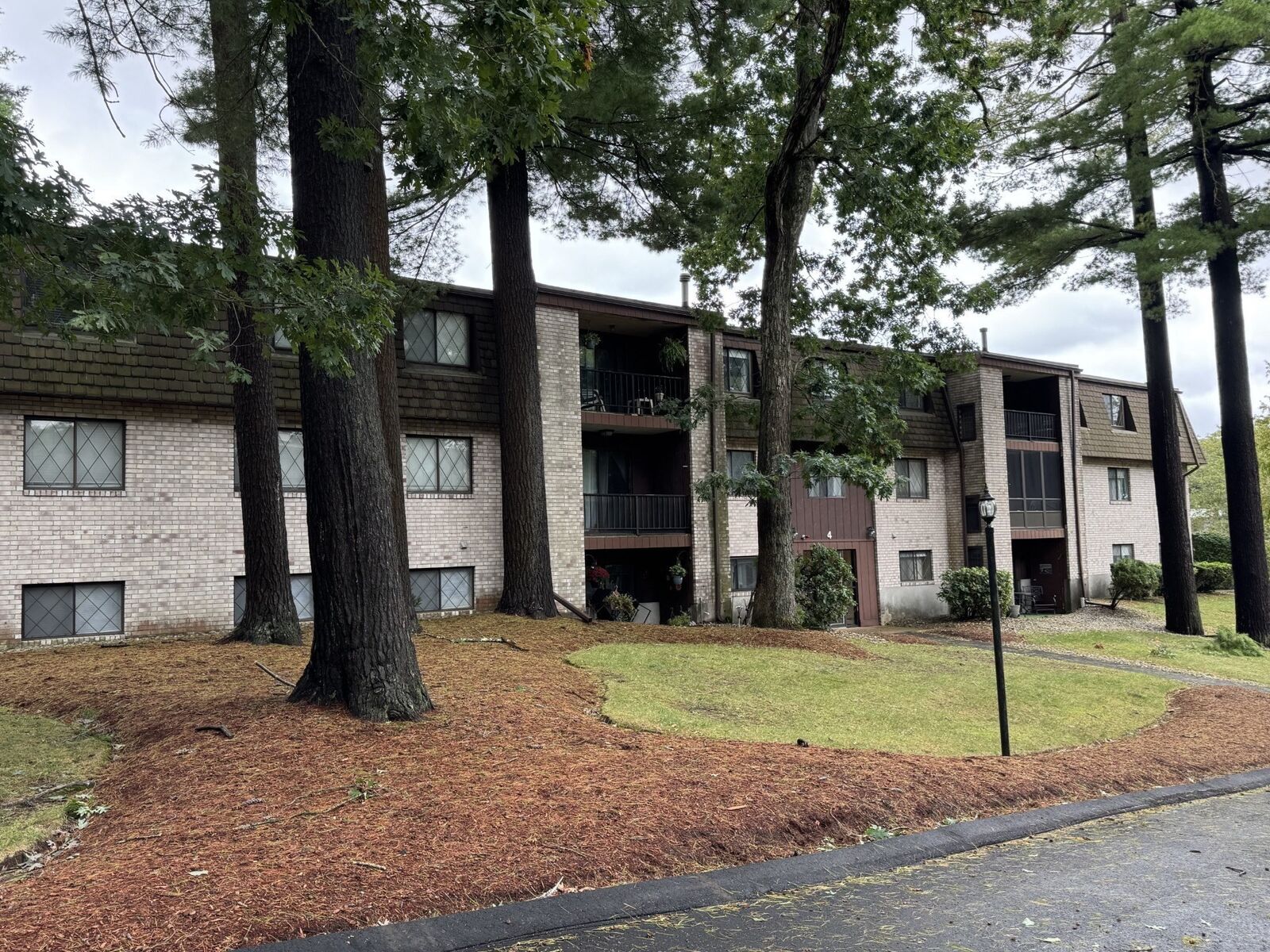 Property Photo:  4 Greenbriar Drive 102  MA 01864 