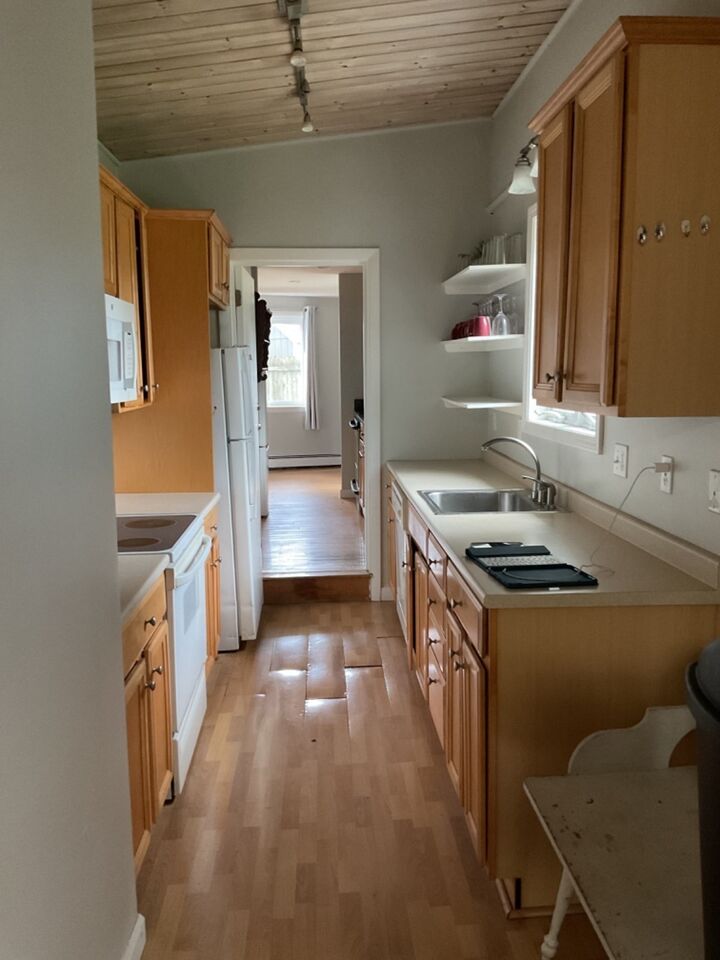 Property Photo:  44 Falmouth Heights Road 1  MA 02540 