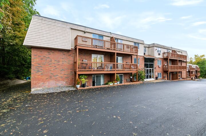 Property Photo:  110 Boston Post Rd E 5  MA 01752 
