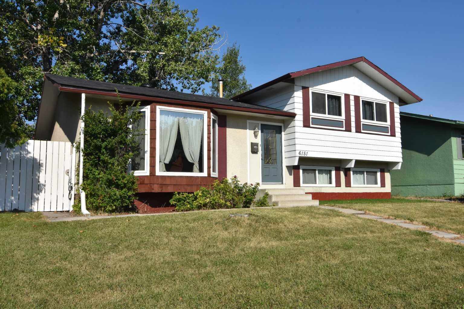 Property Photo:  6151 Penworth Road SE  AB T2A 4J9 