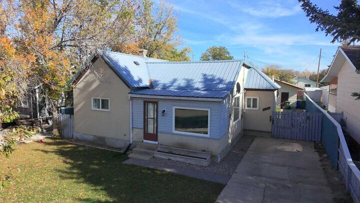 Property Photo:  5303 55 Street  AB T1G 1L9 