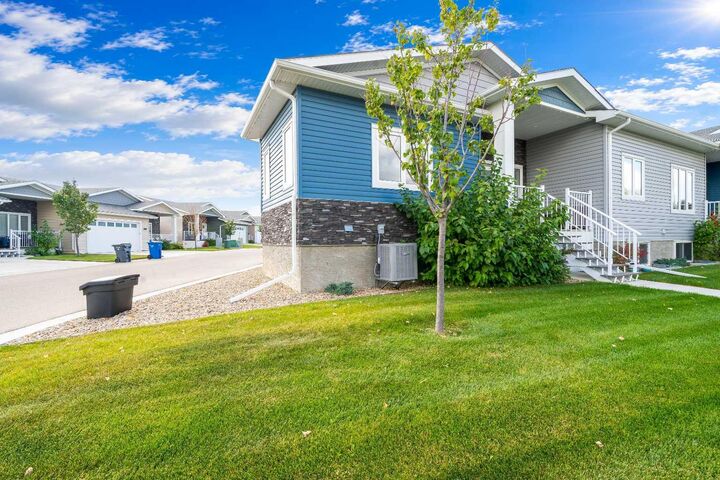Property Photo: 401 Southlands Boulevard SE 1303 AB T1B 0T1