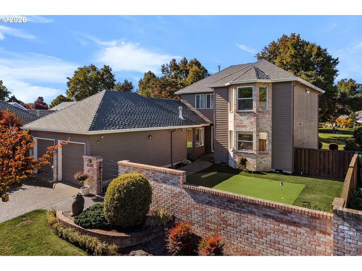 Property Photo:  32279 SW Lake Dr  OR 97070 