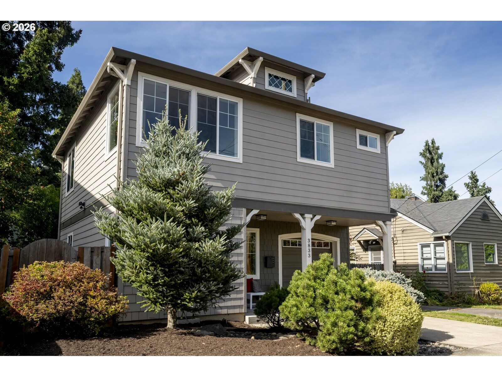 Property Photo: 3833 SE 33rd Ave OR 97202