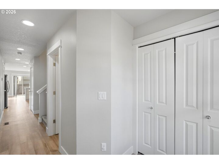 Property Photo: 7118 SE Fern Ave OR 97206