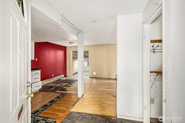 Property Photo: 6107 Kenwood Drive WA 98203