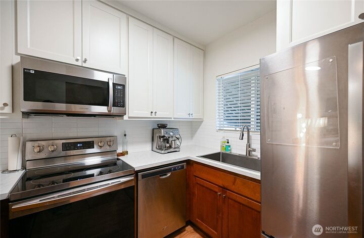 Property Photo: 22107 66th Avenue W 7D WA 98043