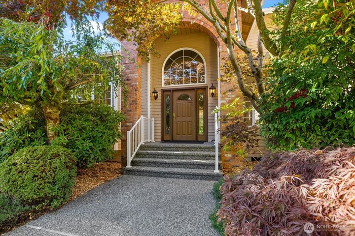 Property Photo: 18404 Homeview Drive WA 98026