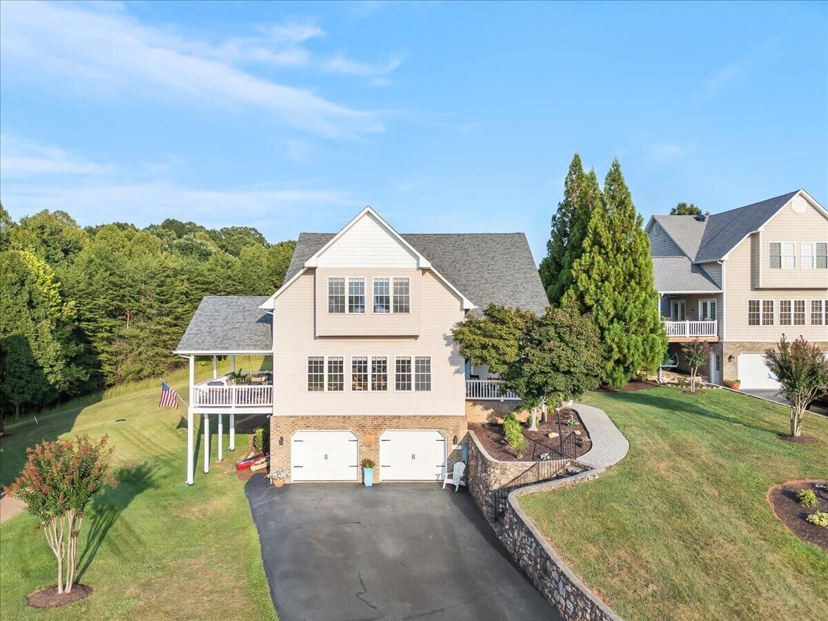 Property Photo:  435 Lands End Cir  VA 24176 