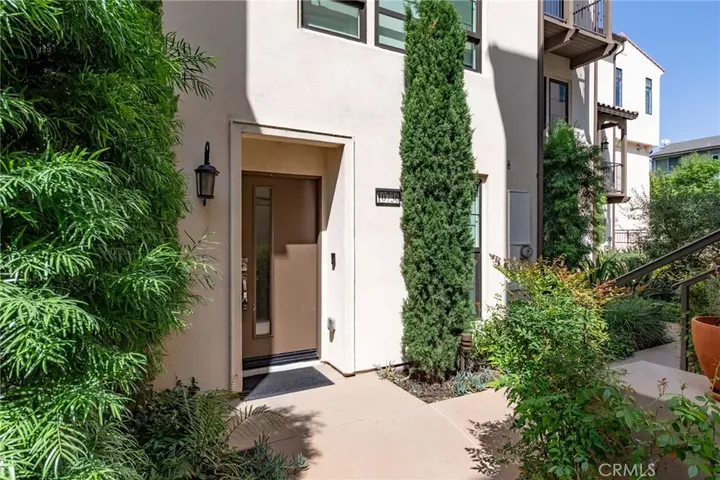 Property Photo:  10736 Bloomfield Street  CA 91603 
