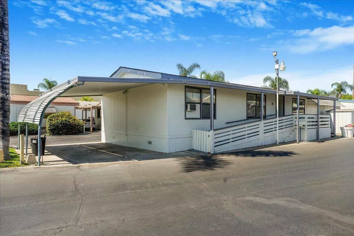 Property Photo: 211 N Citrus Avenue 50 CA 92027