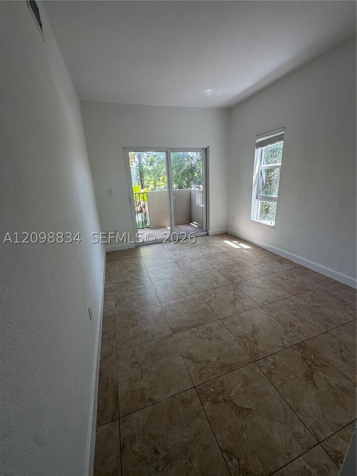 Property Photo: 11 Antilla Ave B FL 33134