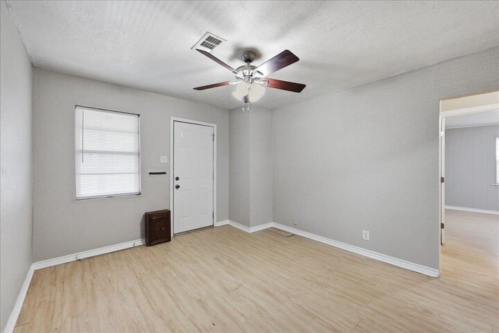 Property Photo: 1611 Avenue C TX 77627