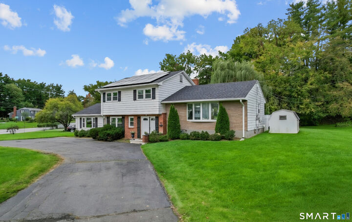 Property Photo:  88 Wintonbury Avenue  CT 06002 