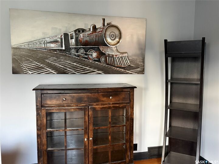 Property Photo:  830 20th Street W  SK S6V 4H6 