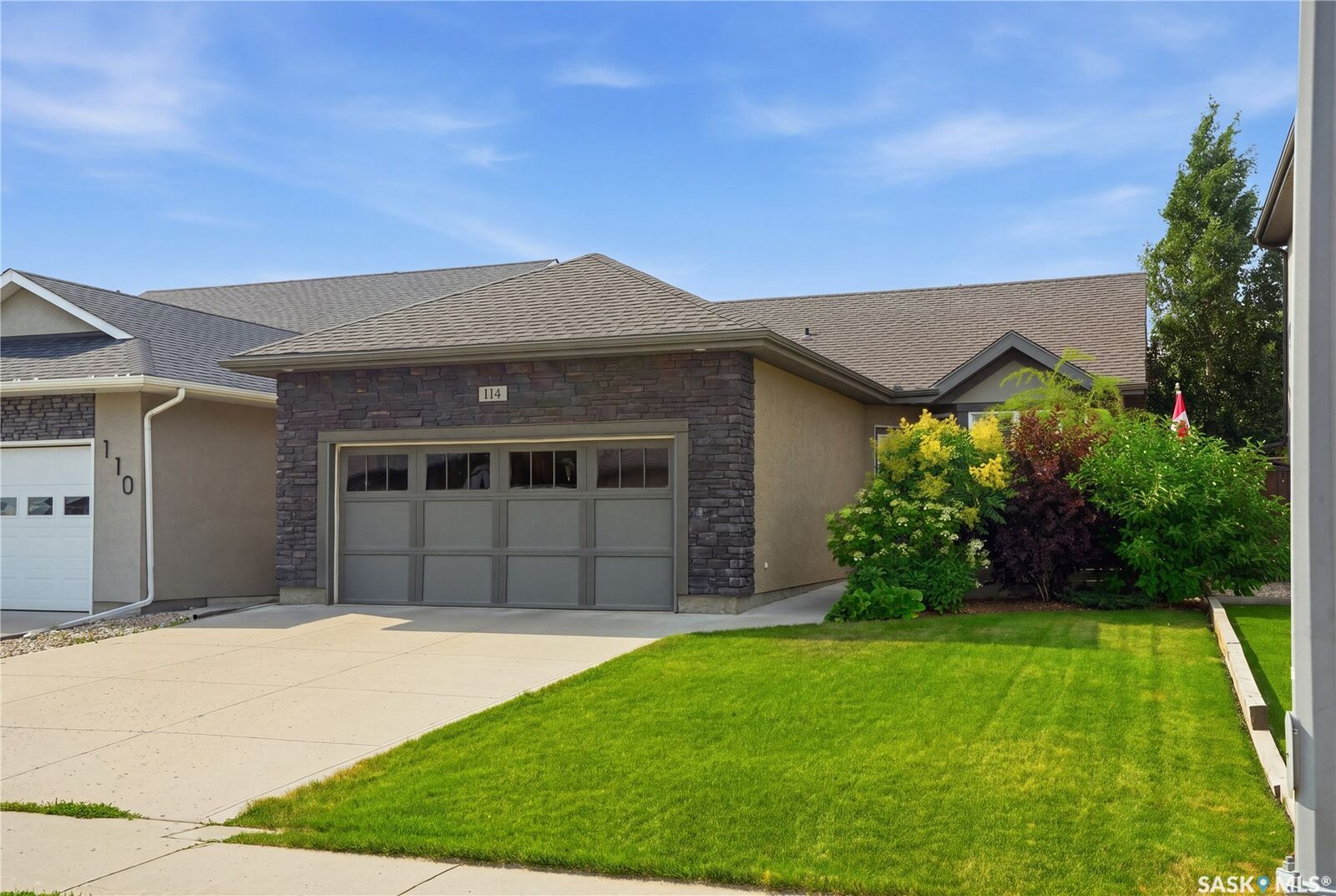 Property Photo:  114 Senick Crescent  SK S7T 0P1 
