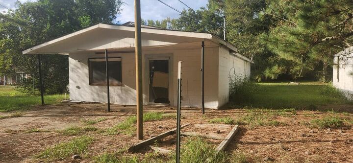 Property Photo:  315 E Spring St  AL 36303 