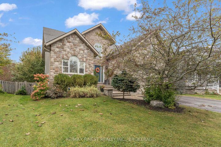 Property Photo:  141 Benjamin Court  ON K7N 2A2 