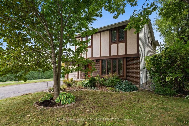 Property Photo:  6440 Glen Knolls Drive Ottawa On K1c2x2 Drive  ON K1C 2X2 