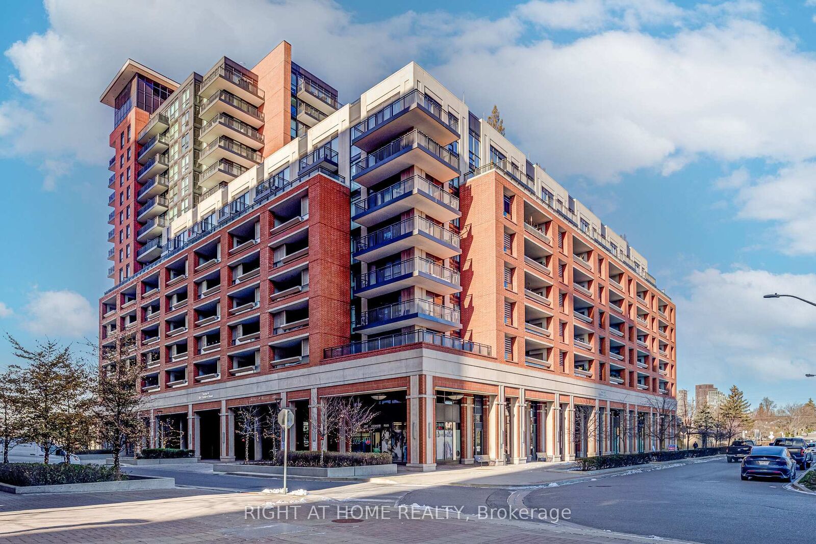 Property Photo:  3091 Dufferin Street 905  ON M6A 0C4 