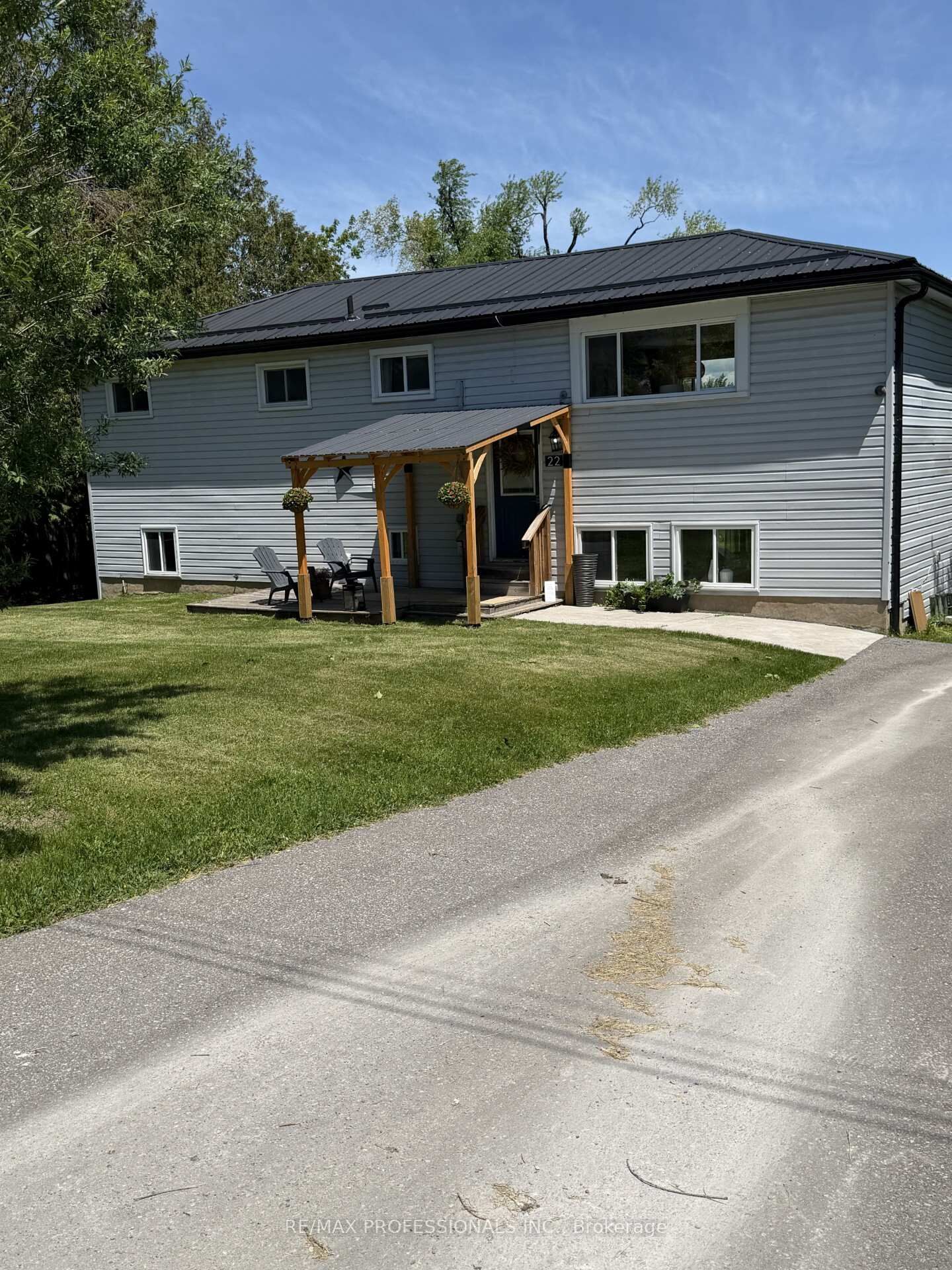 Property Photo:  22 Lawrence Street N  ON K9J 6X3 
