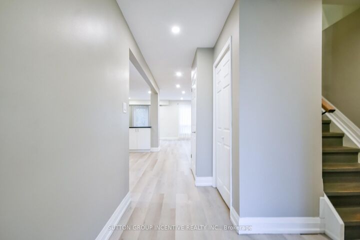 Property Photo:  33B Cundles Road E  ON L4M 2Z6 
