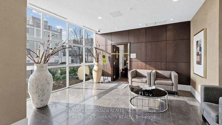 Property Photo:  21 Upper Duke Crescent 505  ON L6G 0B7 