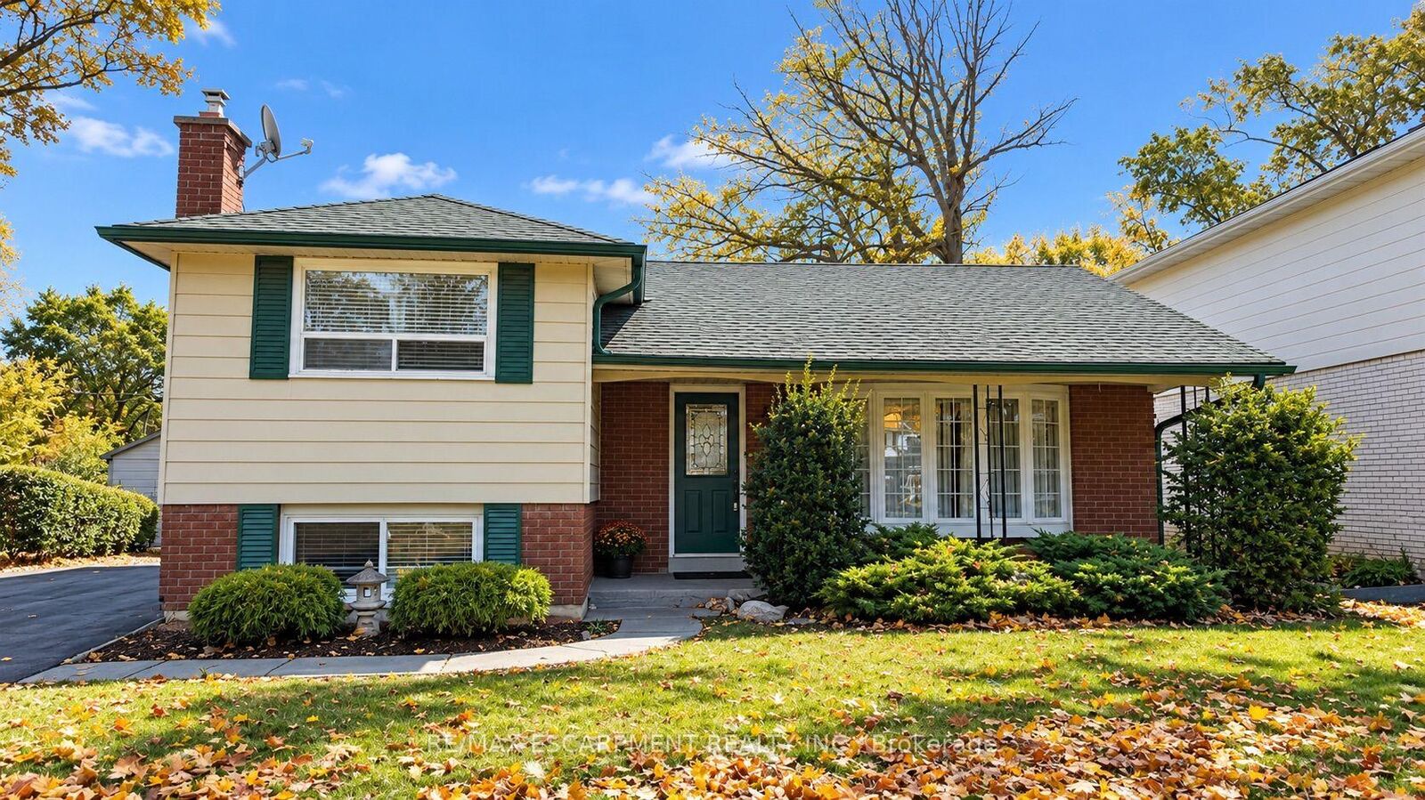 Property Photo:  5440 Windermere Drive  ON L7L 3M5 