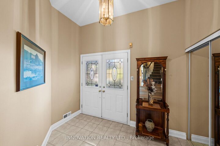 Property Photo:  86 Forestview Crescent  ON K2H 9P4 