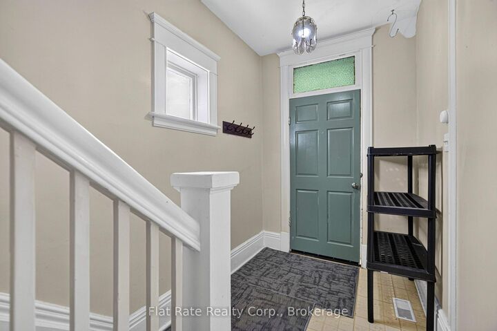 Property Photo:  476 Donegal Street 2nd Floor  ON K9H 4L8 