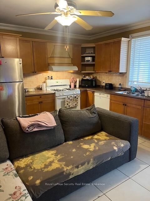 Property Photo:  627 Caledonia Road  ON M6E 4V7 