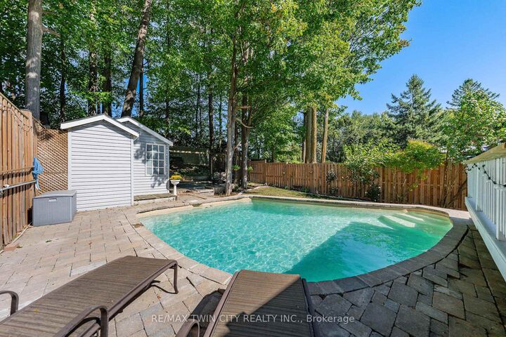 Property Photo:  150 Coach Hill Drive  ON N2E 1P4 