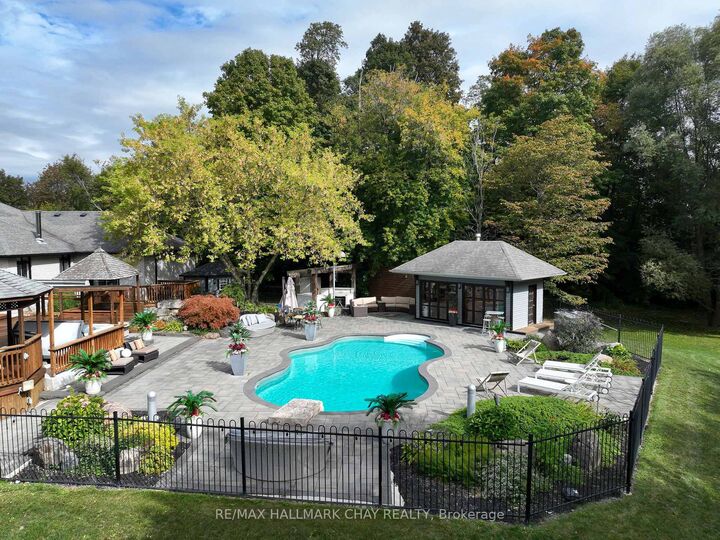 Property Photo:  6513 King Road  ON L0G 1N0 