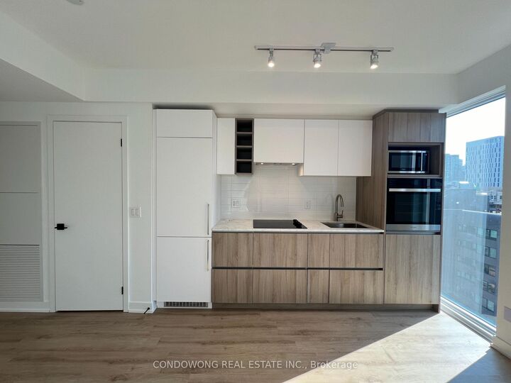Property Photo:  319 Jarvis Street 1705  ON M5B 0C8 