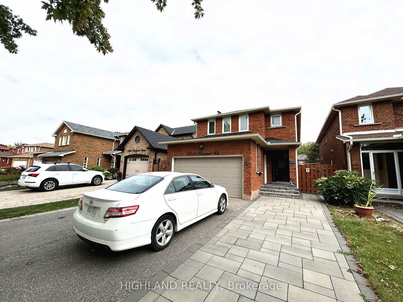 Property Photo:  3319 Bertrand Road  ON L5L 4G2 