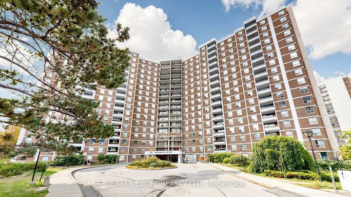 Property Photo: 10 Edgecliff Golfway 1808 ON M3C 3A3