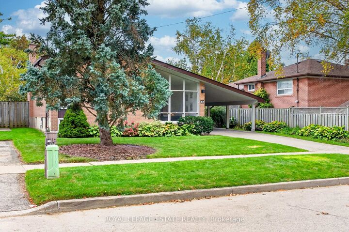 Property Photo:  38 Brightside Drive  ON M1E 3Z1 