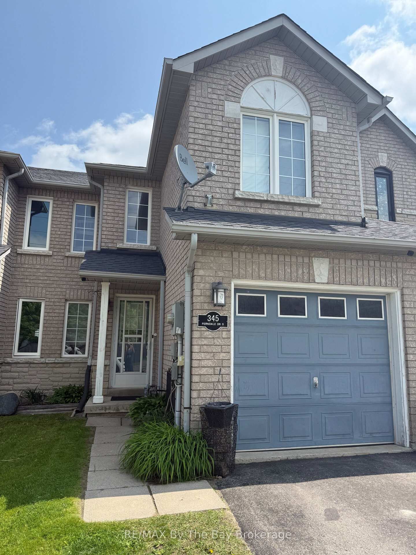 Property Photo:  345 Ferndale Drive S  ON L4N 9Y6 