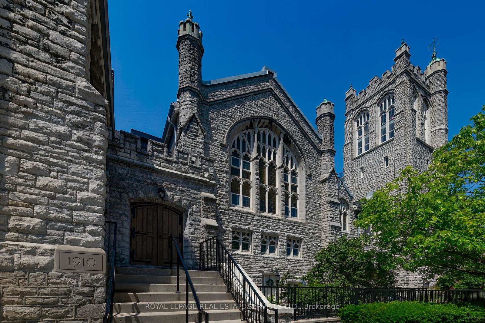 Property Photo:  384 Sunnyside Avenue 308  ON M6R 2S1 