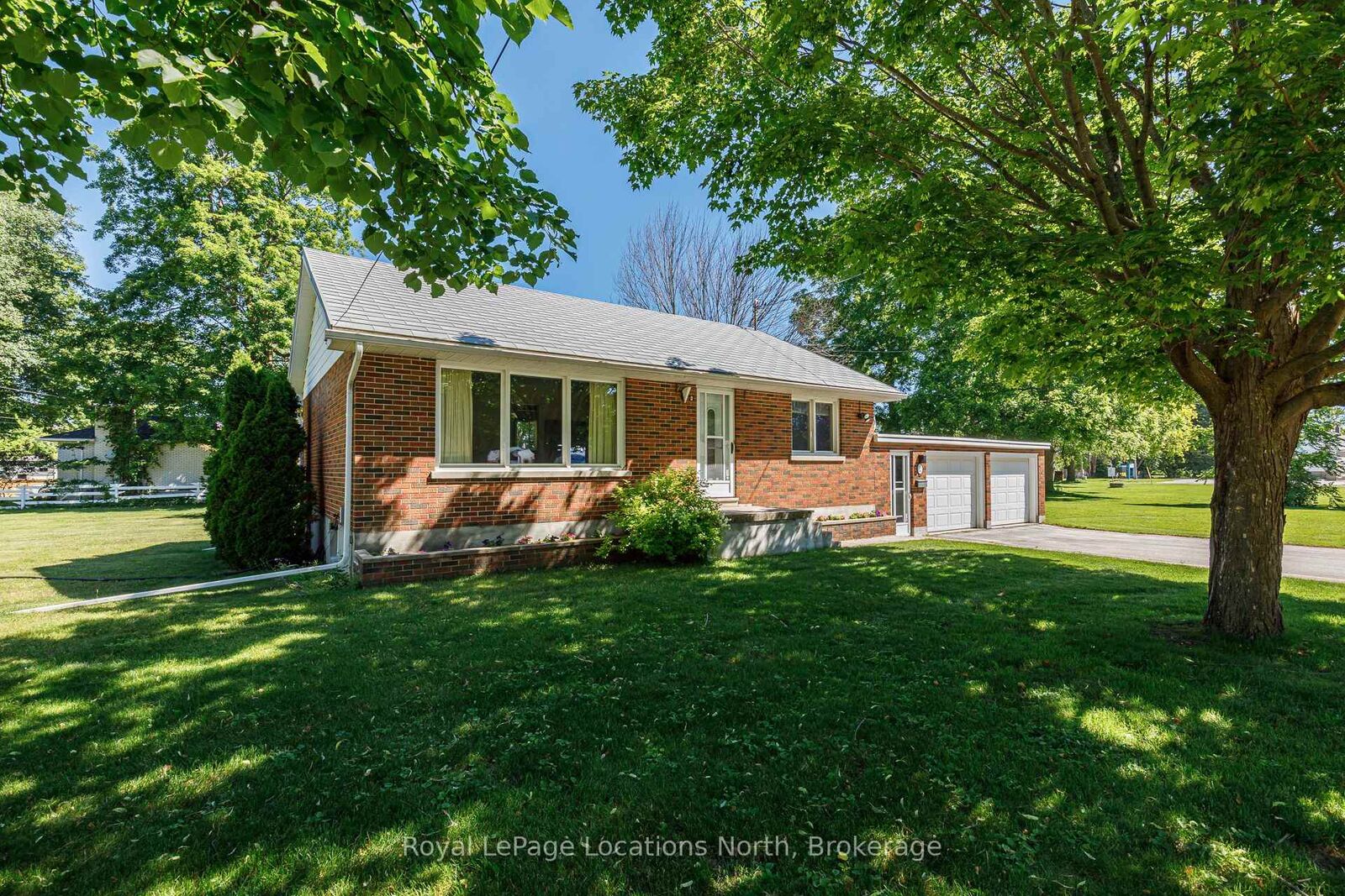 Property Photo:  2 Buist Street  ON L0M 1P0 