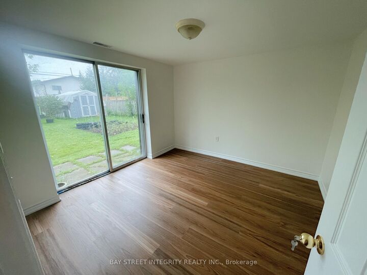 Property Photo:  320 Miami Drive Main Floor  ON L4P 2Z7 