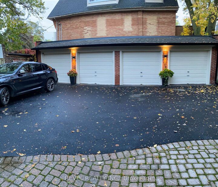 Property Photo:  27 Glen Elm Avenue 4  ON M4T 1T9 