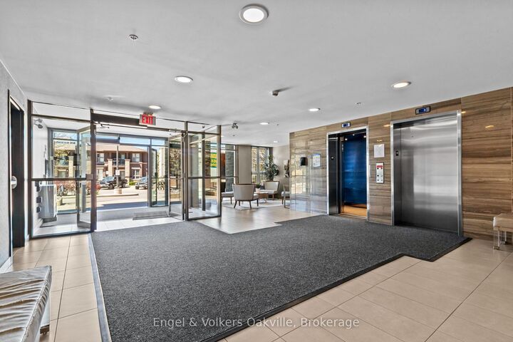 Property Photo:  5010 Corporate Drive 135  ON L7L 0H6 