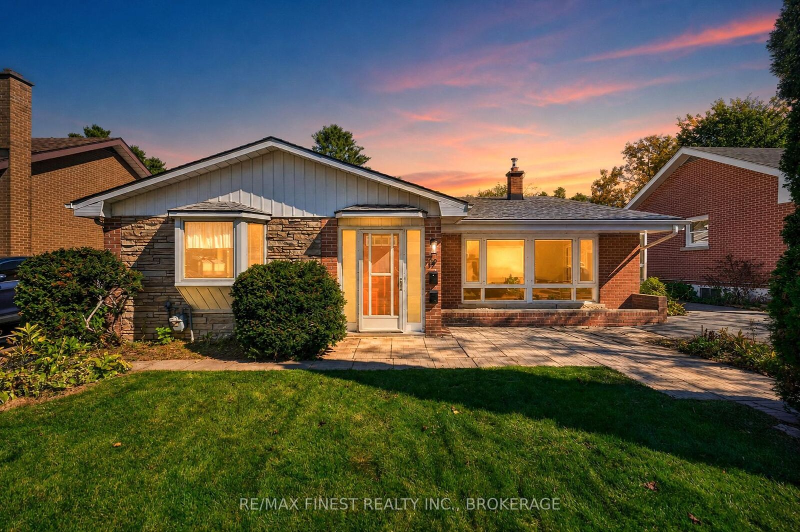 Property Photo:  19 Wolfe Street  ON K7M 1H4 