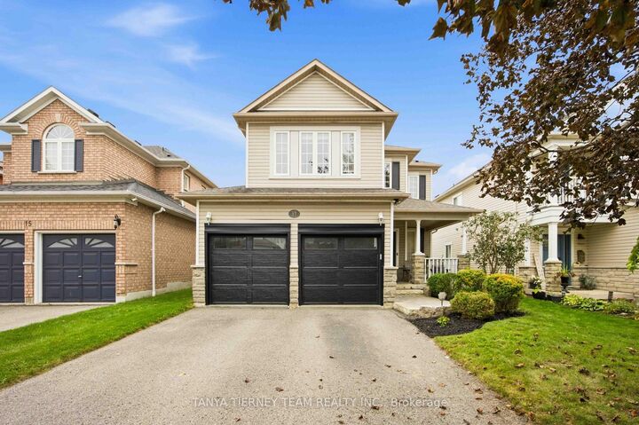 Photo de la propriété:  17 Cody Avenue  ON L1M 1K8 