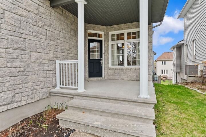 Property Photo:  281 Topaze Crescent  ON K4K 0E7 