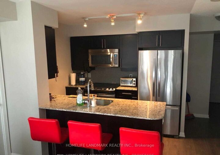 Property Photo:  38 Grand Magazine Street 1732  ON M5V 0B1 