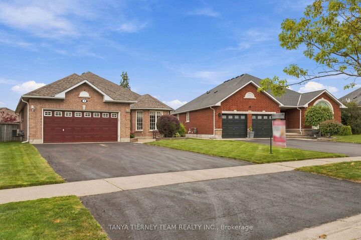 Property Photo:  5 Padfield Drive  ON L1C 5E4 