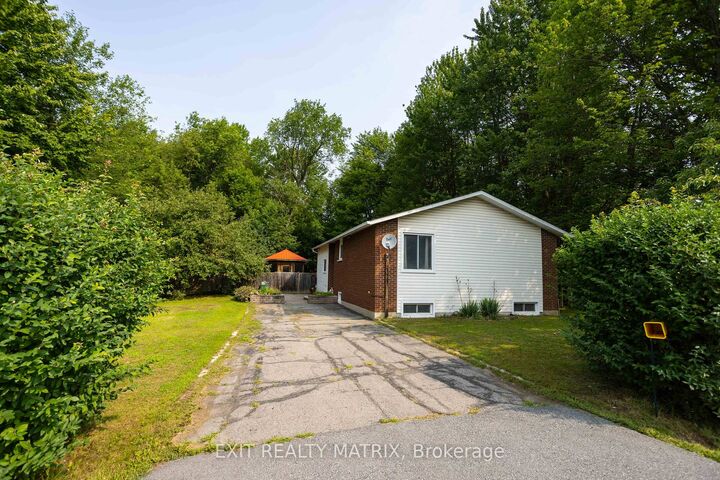 Property Photo:  2174 Des Pins Street  ON K4R 1C5 